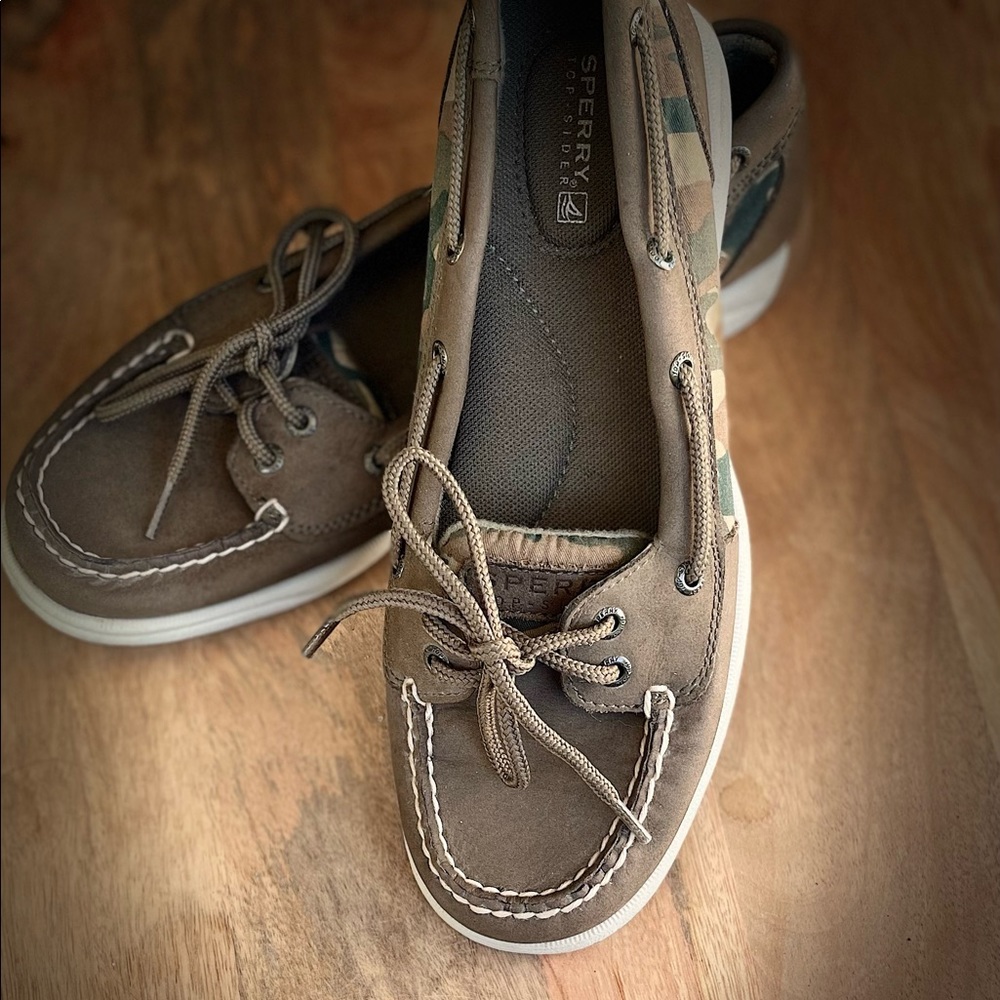 *EUC**SPERRY TOP SIDER Army Green Camo size 8.5